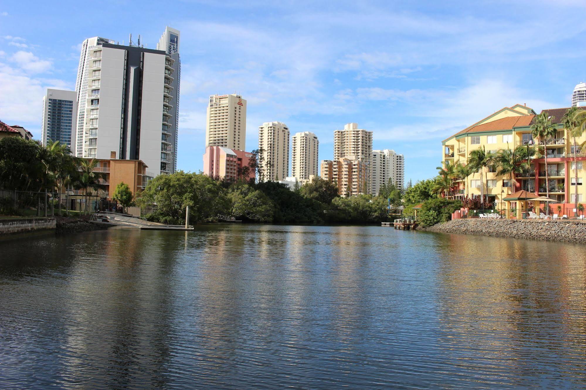 Surfers Riverside Gold Coast Luaran gambar
