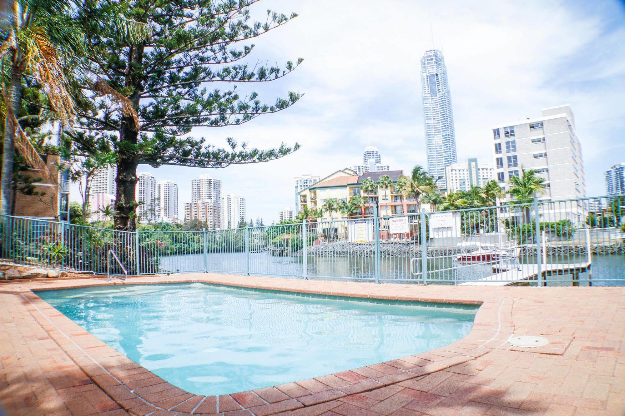 Surfers Riverside Gold Coast Luaran gambar