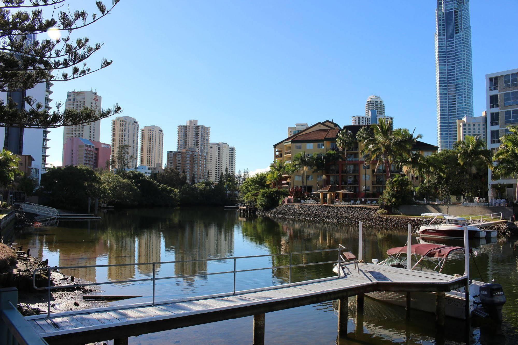 Surfers Riverside Gold Coast Luaran gambar