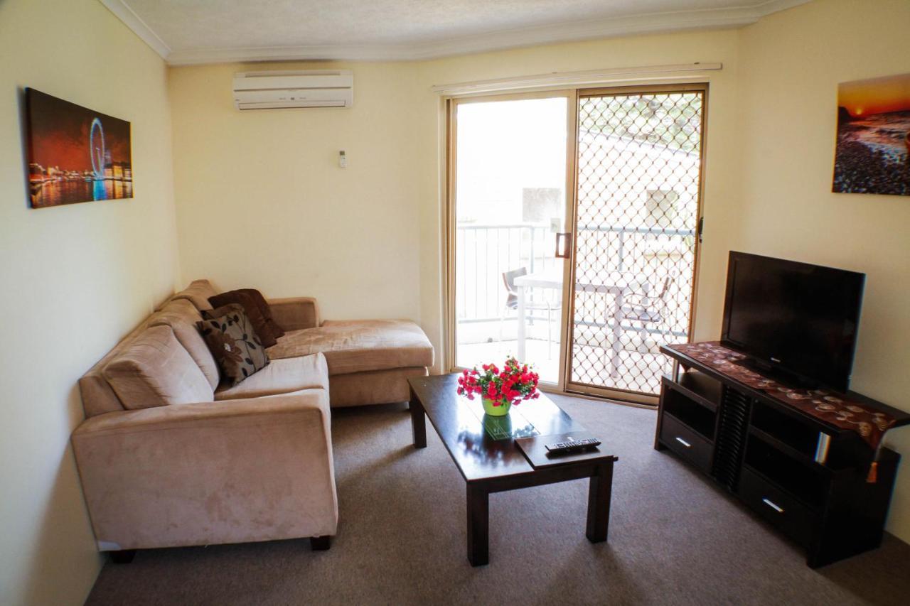 Surfers Riverside Gold Coast Luaran gambar
